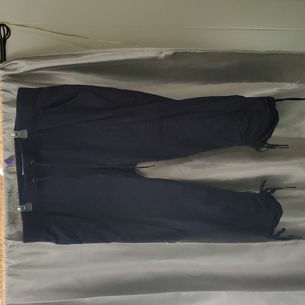 Drawstring capri pants